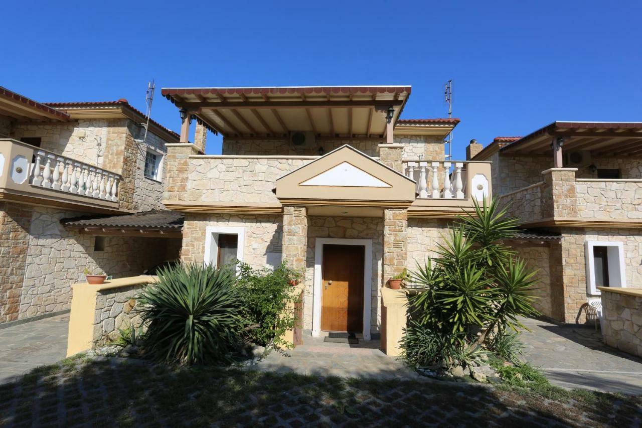 Villa Argo 3 - Beachfront, Big Gardens, Location! ペフコホリ エクステリア 写真