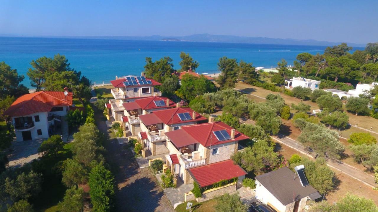 Villa Argo 3 - Beachfront, Big Gardens, Location! ペフコホリ エクステリア 写真