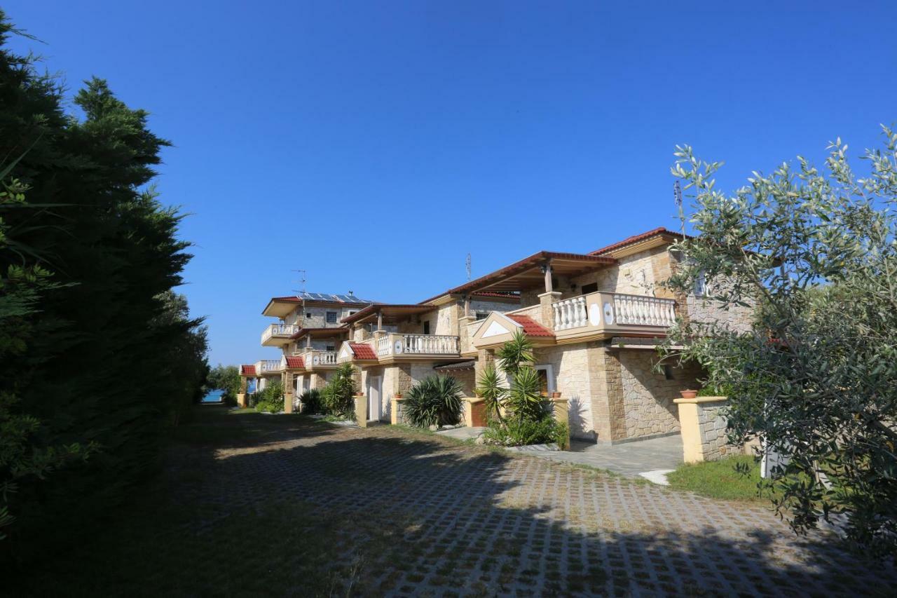 Villa Argo 3 - Beachfront, Big Gardens, Location! ペフコホリ エクステリア 写真