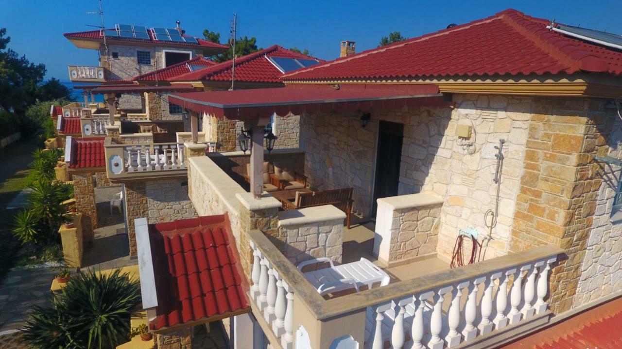 Villa Argo 3 - Beachfront, Big Gardens, Location! ペフコホリ エクステリア 写真