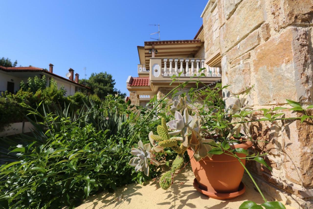 Villa Argo 3 - Beachfront, Big Gardens, Location! ペフコホリ エクステリア 写真