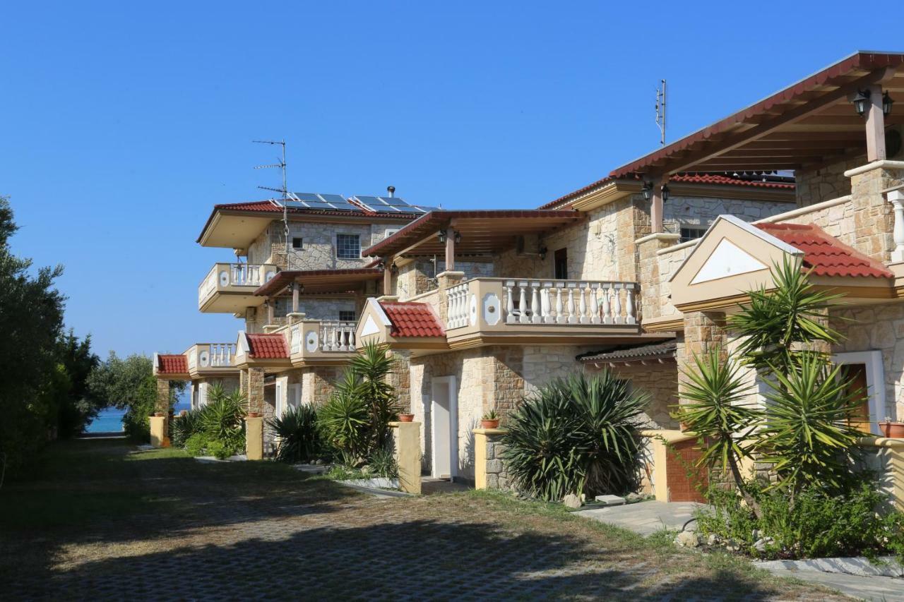 Villa Argo 3 - Beachfront, Big Gardens, Location! ペフコホリ エクステリア 写真