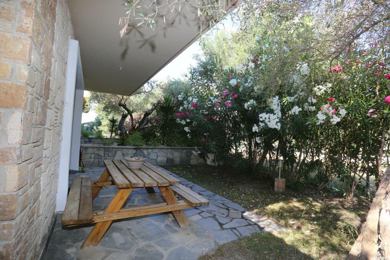 Villa Argo 3 - Beachfront, Big Gardens, Location! ペフコホリ エクステリア 写真